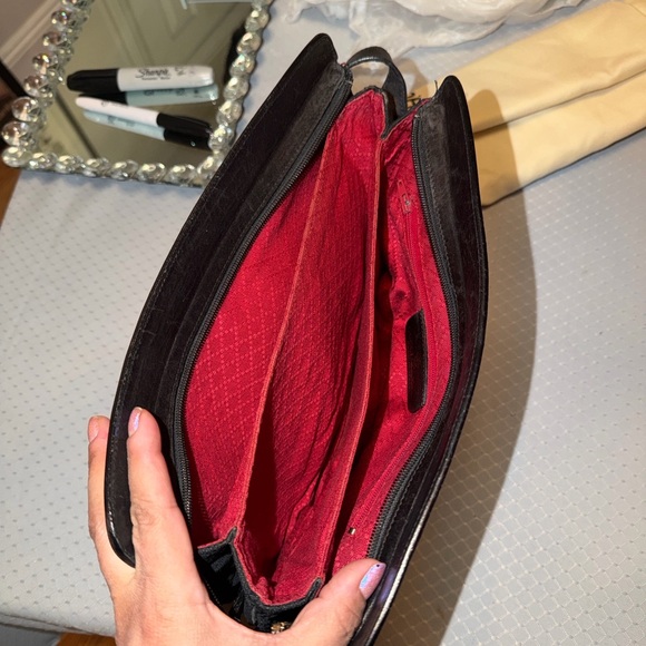 Vintage Gucci Sherry Shoulder Bag with Red and Green Stripe adjustable strap. - Picture 8 of 12